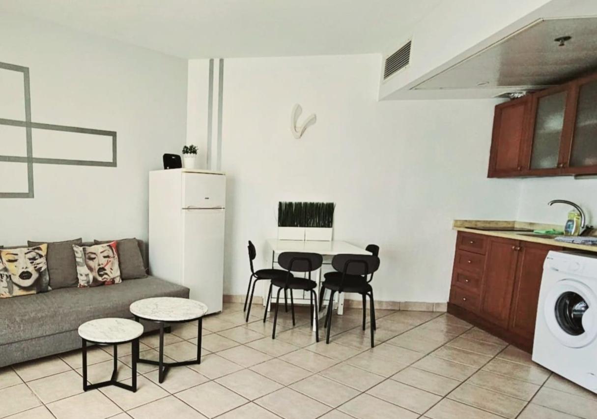 Go To Apartments In Leonardo Bat Yam Δωμάτιο φωτογραφία